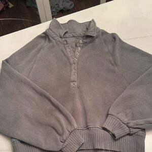 Women’s  Green  Sweater